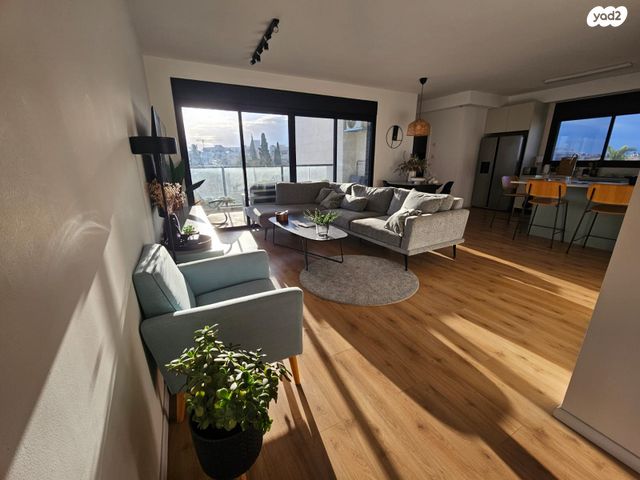 דירה, קרית ויצמן, רעננה