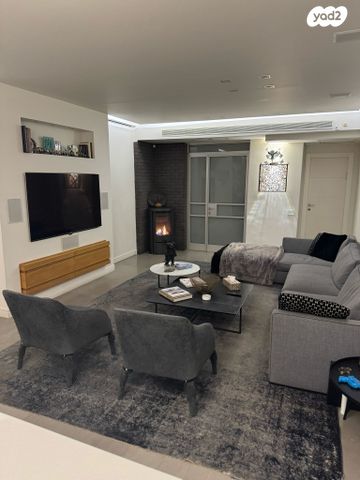 גג/ פנטהאוז, הגוש הגדול, רמת אביב החדשה, נופי ים, תל אביב יפו