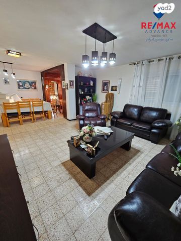 שדרות רש"י 12