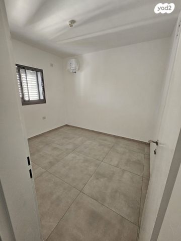 דירה, שדרות ששת הימים 50, נווה אליעזר וכפר שלם מזרח, תל אביב יפו