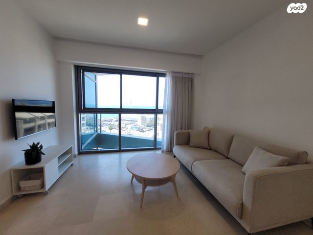 דירה, הרצליה