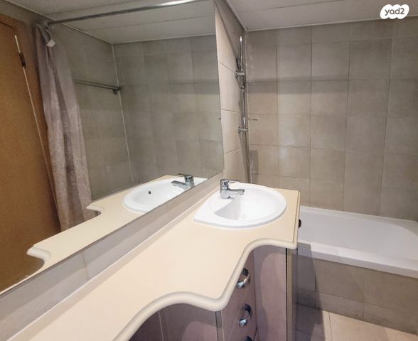 דירה, הרצליה