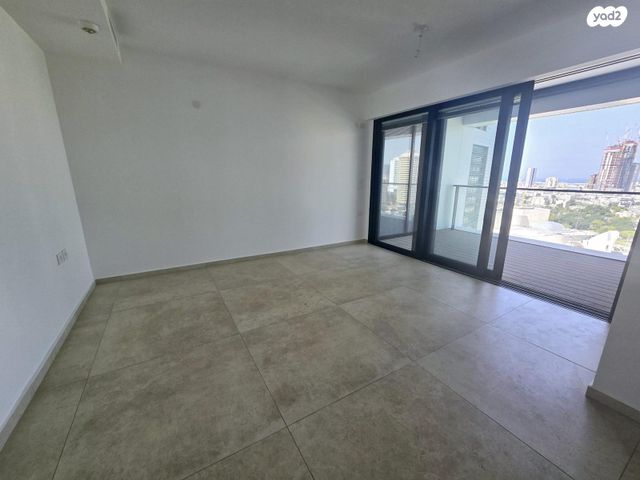 דירה, ליאונרדו דה וינצ'י 14, גני שרונה, קרית הממשלה, תל אביב יפו