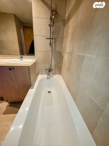 דירה, הרצליה