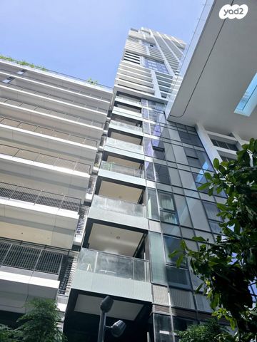 דירה, ליאונרדו דה וינצ'י 14, גני שרונה, קרית הממשלה, תל אביב יפו