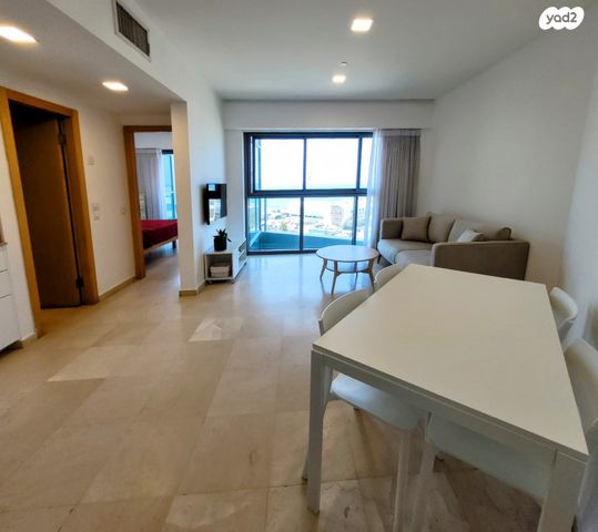 דירה, הרצליה