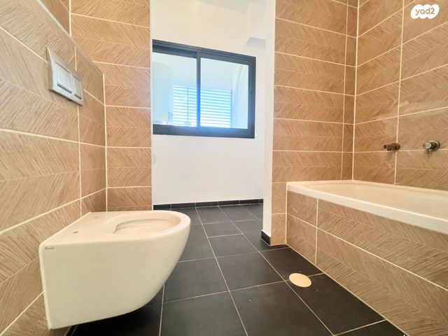 דירה, אמנון ליפקין שחק 1, נוף הטיילת, נתניה