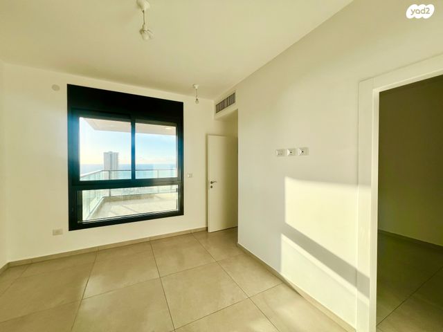 דירה, אמנון ליפקין שחק 1, נוף הטיילת, נתניה