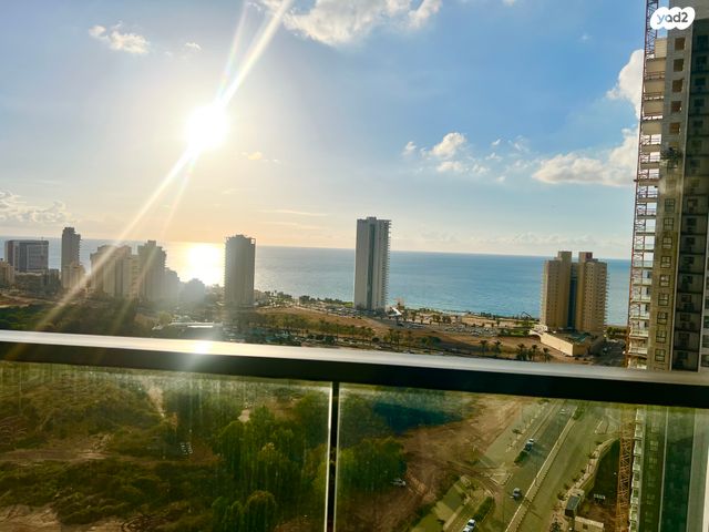 דירה, אמנון ליפקין שחק 1, נוף הטיילת, נתניה