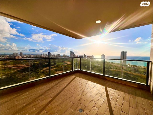 דירה, אמנון ליפקין שחק 1, נוף הטיילת, נתניה