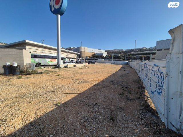 מגרשים, אריאל