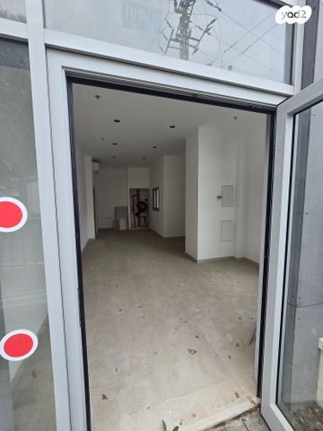 חנויות/ שטח מסחרי, אחוזה, קזן, רעננה