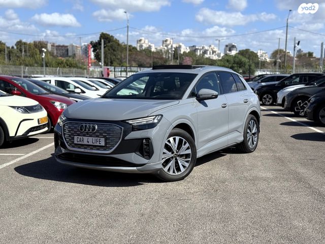מודעת רכב אאודי Q4 e-tron