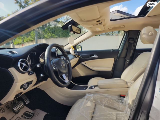 מרצדס-בנץ GLA