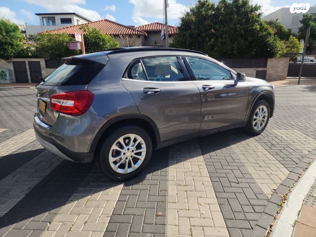 מרצדס-בנץ GLA