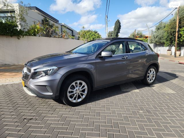 מודעת רכב מרצדס-בנץ GLA