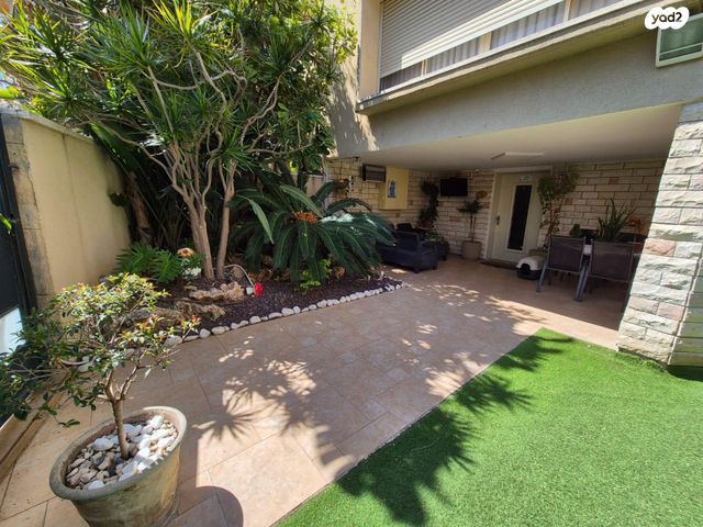 דו משפחתי, הראשונים 108, קרית חיים מזרחית, חיפה