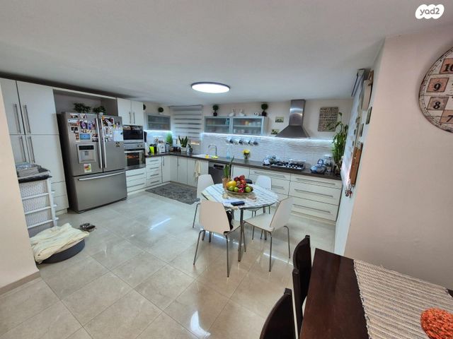 דו משפחתי, הראשונים 108, קרית חיים מזרחית, חיפה