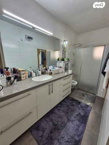 דו משפחתי, הראשונים 108, קרית חיים מזרחית, חיפה