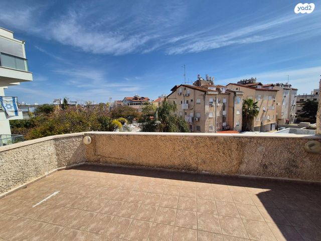 דו משפחתי, הראשונים 108, קרית חיים מזרחית, חיפה