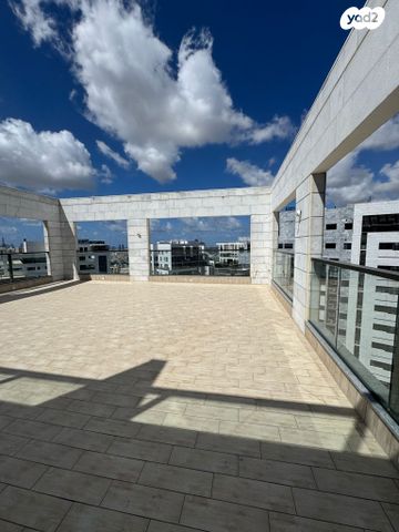 גג/ פנטהאוז, יצחק שמיר 7, רמת הדר, גבעת שמואל