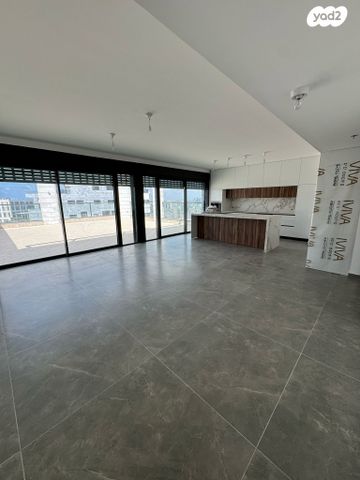 גג/ פנטהאוז, יצחק שמיר 7, רמת הדר, גבעת שמואל