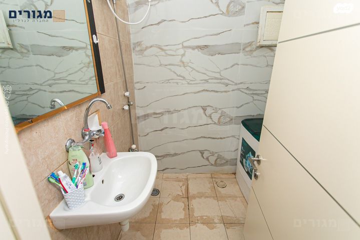 דירה, מדרגות שוקרי, העיר התחתית, ואדי סאליב, חיפה