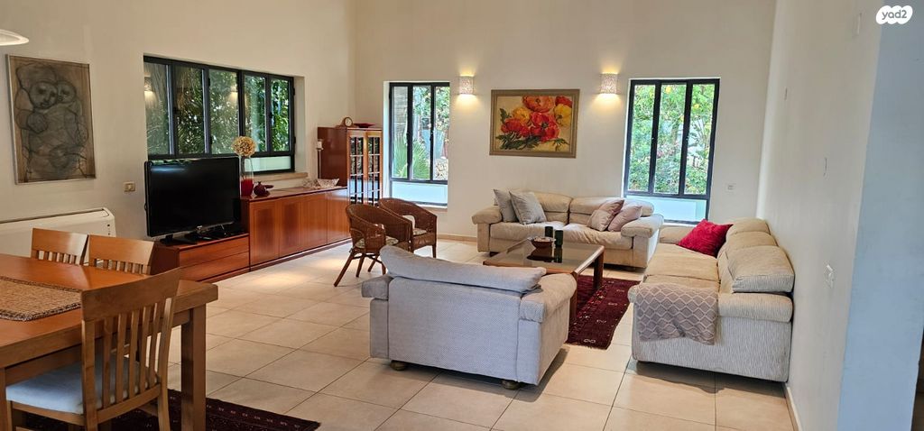 דו משפחתי, הדר, רמת השרון