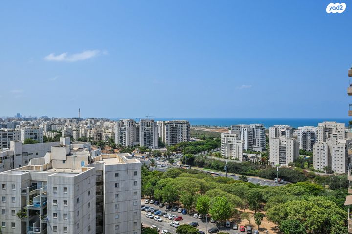 רמת אביב ג'