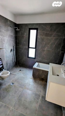 בית פרטי/ קוטג', מרכז פרדס חנה, פרדס חנה כרכור