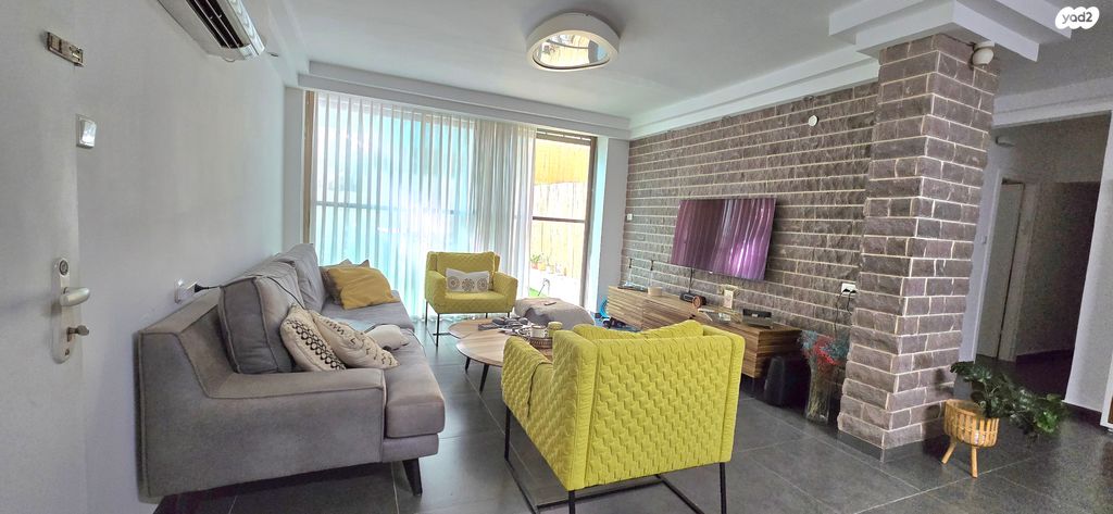 דירה, צבי ש"ץ, גרין ועם, חולון