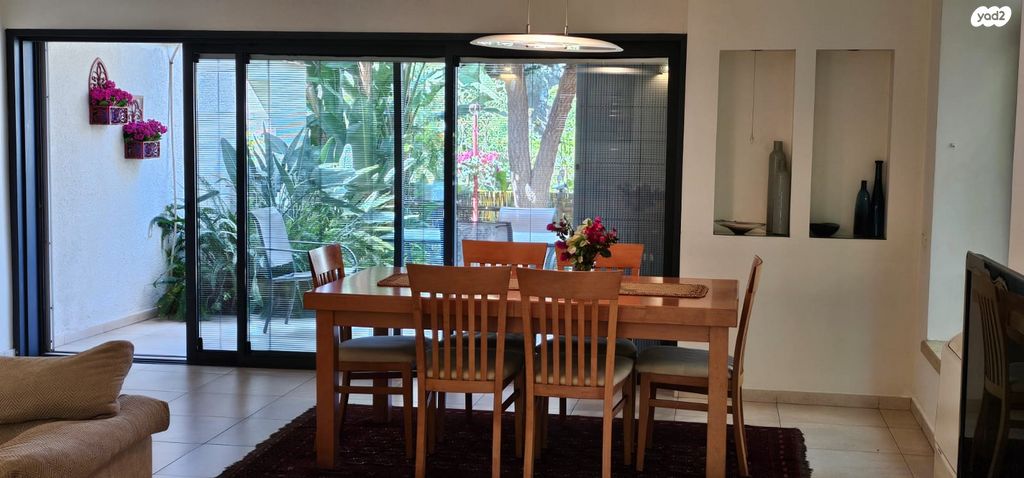 דו משפחתי, הדר, רמת השרון