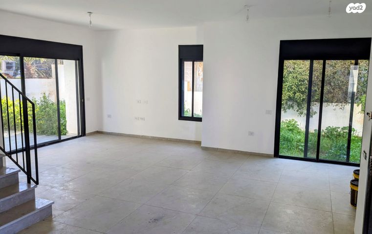 מרכז פרדס חנה