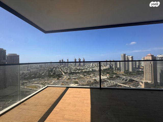 דירה, אריאל שרון, סיטי, גבעתיים