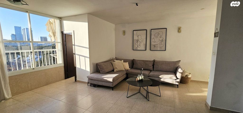 שדרות יד לבנים 23