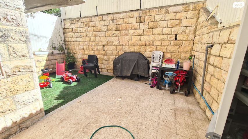 דירת גן, הדולב, גילה, ירושלים