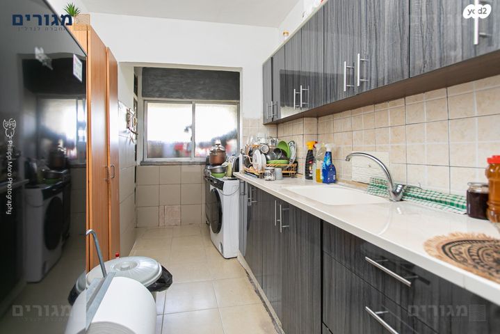 דירה, מדרגות שוקרי, העיר התחתית, ואדי סאליב, חיפה