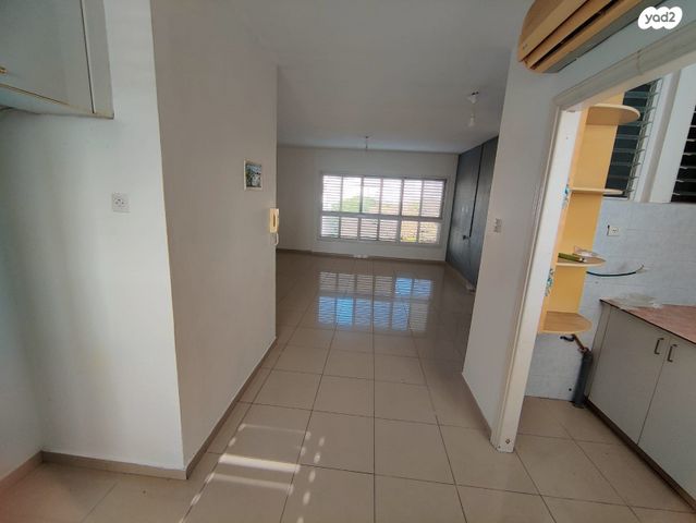 דירה, רמב"ם, ראשון לציון