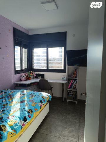 גג/ פנטהאוז, נווה גן, פתח תקווה