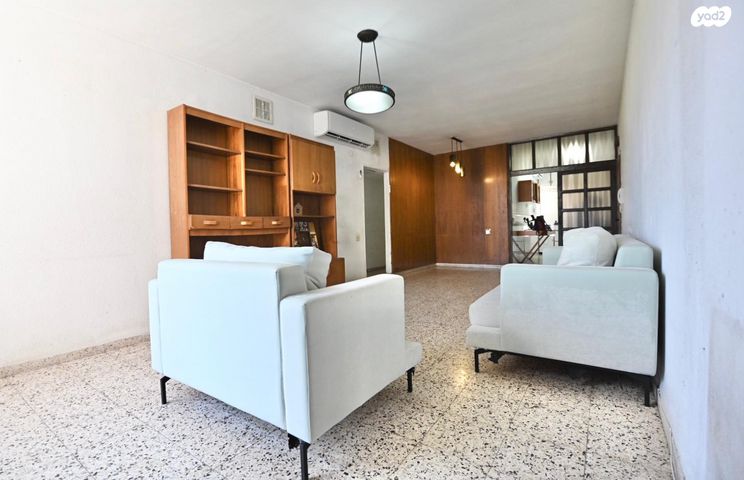 דירה, רמב"ם, ראשון לציון