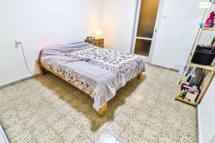 דירה, האחים סמילצ'נסקי, רמז, מערב ותיק, ראשון לציון