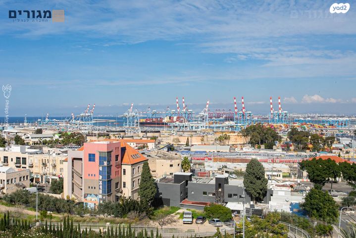 דירה, מדרגות שוקרי, העיר התחתית, ואדי סאליב, חיפה