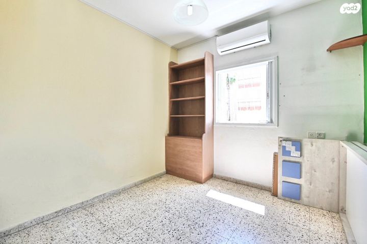 דירה, רמב"ם, ראשון לציון