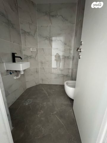 גג/ פנטהאוז, יצחק שמיר 7, רמת הדר, גבעת שמואל