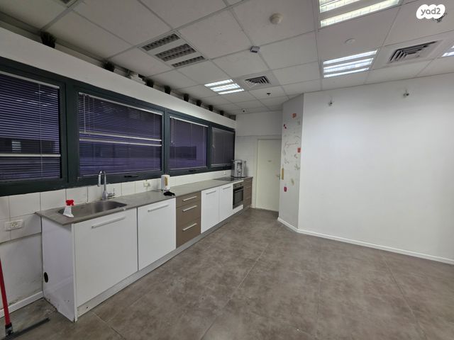 מבני תעשיה, משה שרת, מב"ת מערב, אזור תעשייה חדש, ראשון לציון