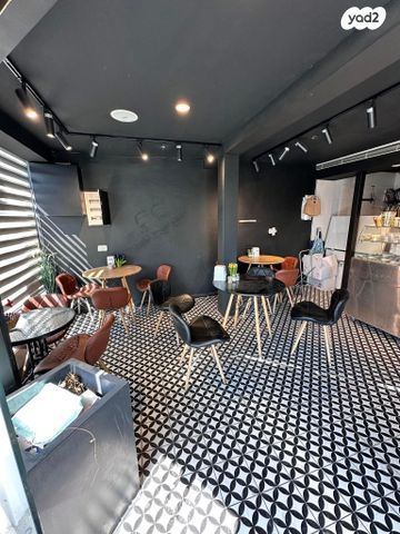 חנויות/ שטח מסחרי, הדשנים, אזור תעשיה מפרץ, חיפה