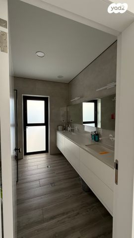 גג/ פנטהאוז, דובדבן 13, לב העמק, עפולה