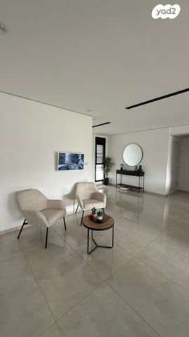 גג/ פנטהאוז, דובדבן 13, לב העמק, עפולה