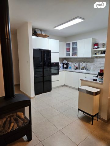 דו משפחתי, מגדל 84, בתרא, קצרין