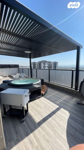 גג/ פנטהאוז, דובדבן 13, לב העמק, עפולה